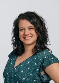 Sarah-Norton-2026-headshot.webp